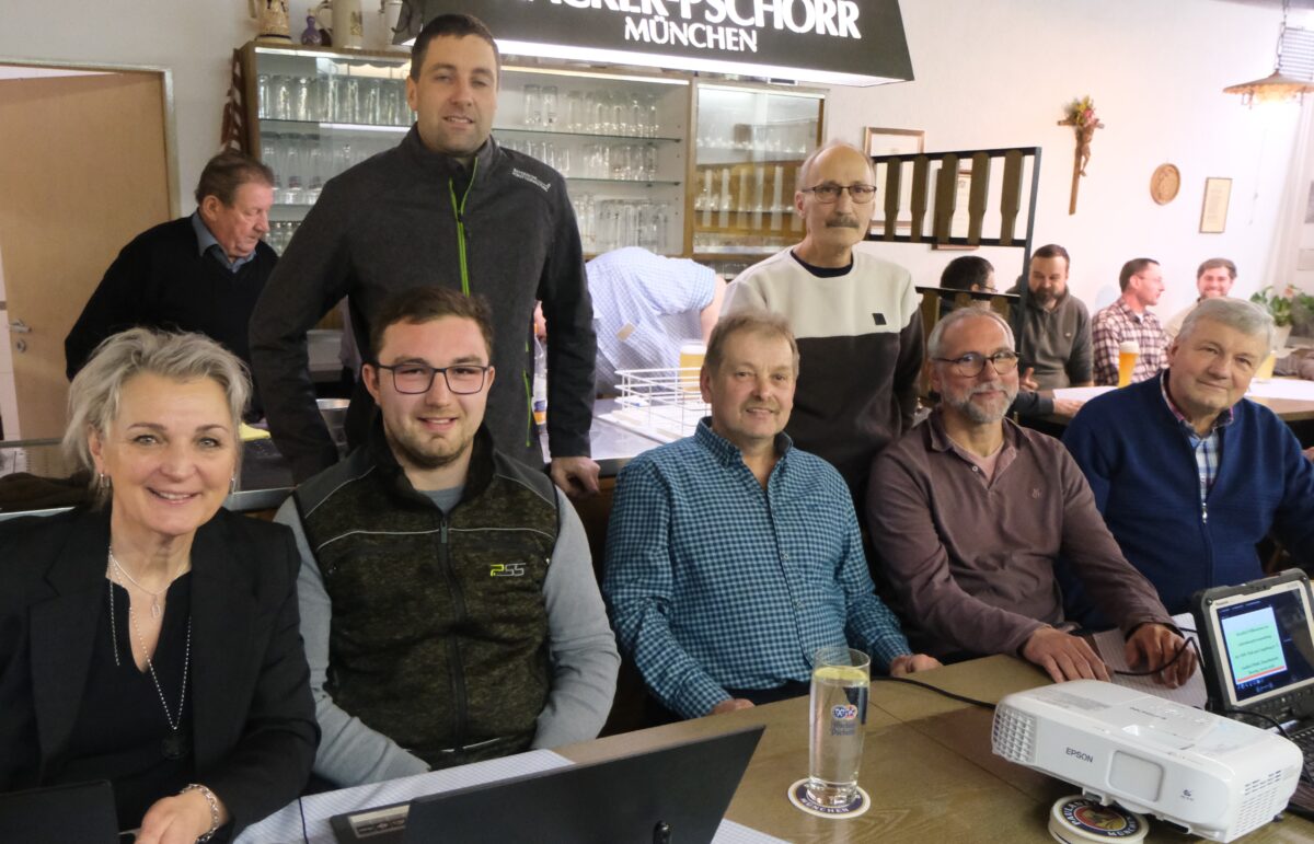 Waldbesitzervereinigung feiert 70 Jahre bei Lichtmessversammlung in Floß