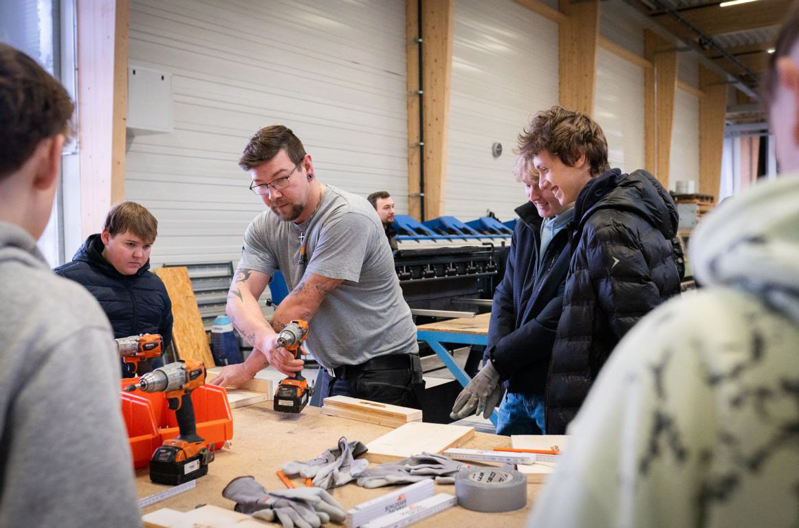 Bustour bringt über 400 Jugendliche zu 23 Betrieben in Amberg