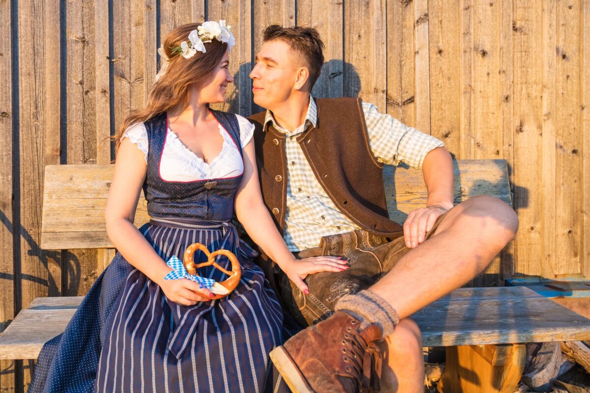 Wenn Tradition plötzlich Trend ist: Wie Mode zwischen Nachhaltigkeit, Identität und Retro-Revival pendelt