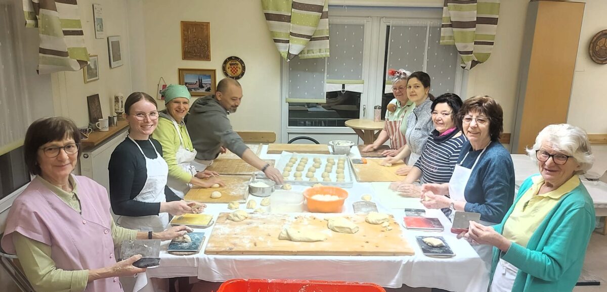 Gemeinsam für den guten Zweck: Krapfenbackaktion begeistert wieder die Region