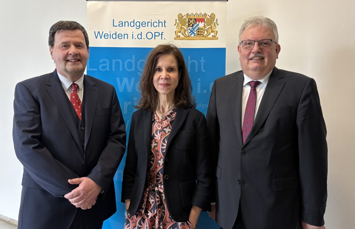 Justiz im Wandel: KI soll Gerichte entlasten und Verfahren beschleunigen