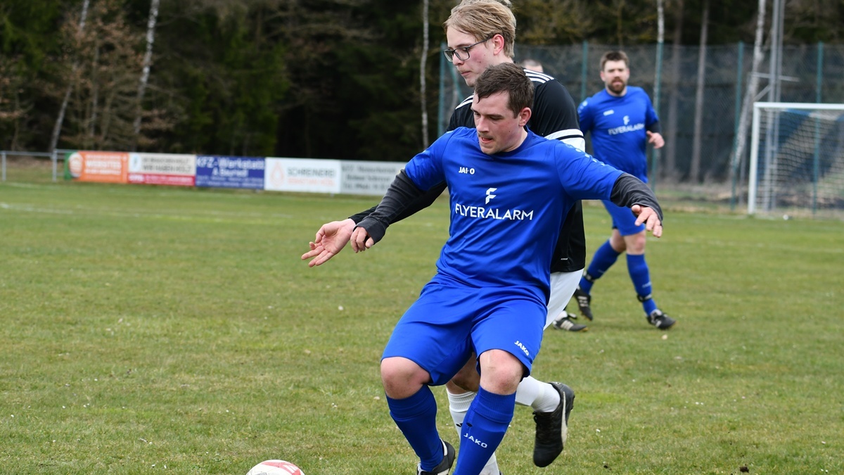 Kreisklasse West: Pressath ärgert im Derby den Spitzenreiter