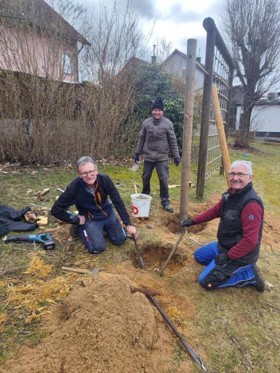 Arbeitsdienst sichert Spielspaß im Schützengarten
