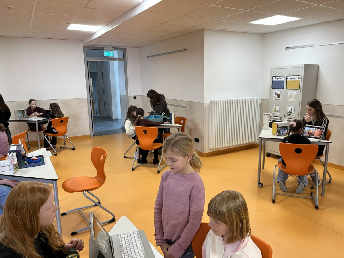 Lesekisten der Mittelschule begeistern Grundschüler in Grafenwöhr