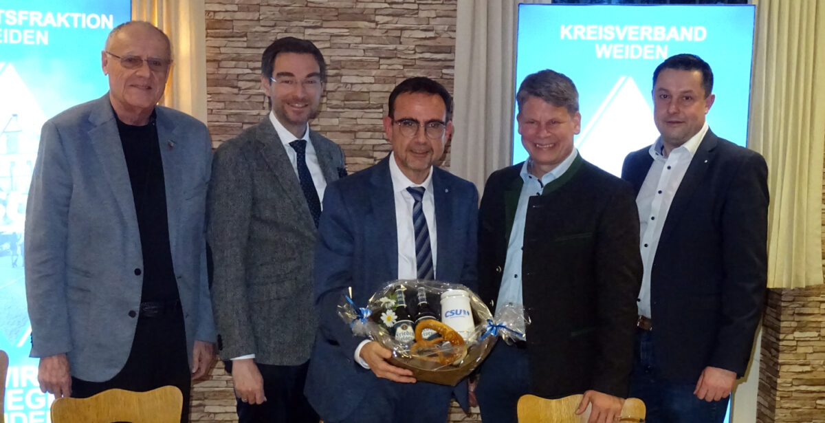 Proppevoller Saal bei politischem Austausch mit Klaus Holetschek und Dr. Benjamin Zeitler