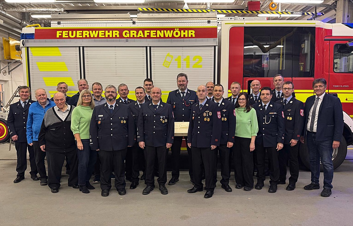 Feuerwehr Grafenwöhr bestätigt Vorstand im Amt