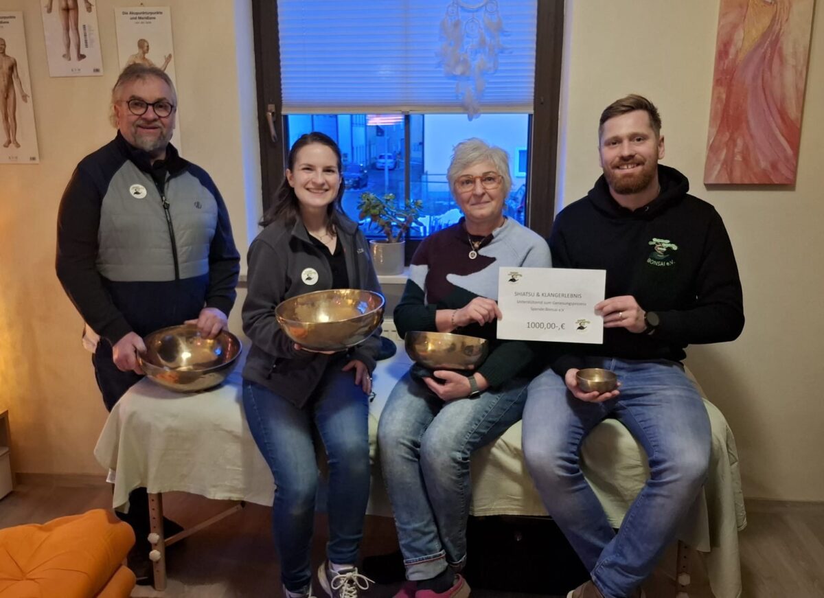 Bonsai spendet für Klangschalentherapie