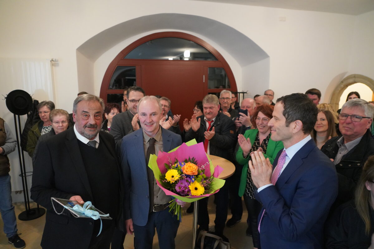 Georg Bocka gewinnt Bürgermeisterwahl in Waldthurn