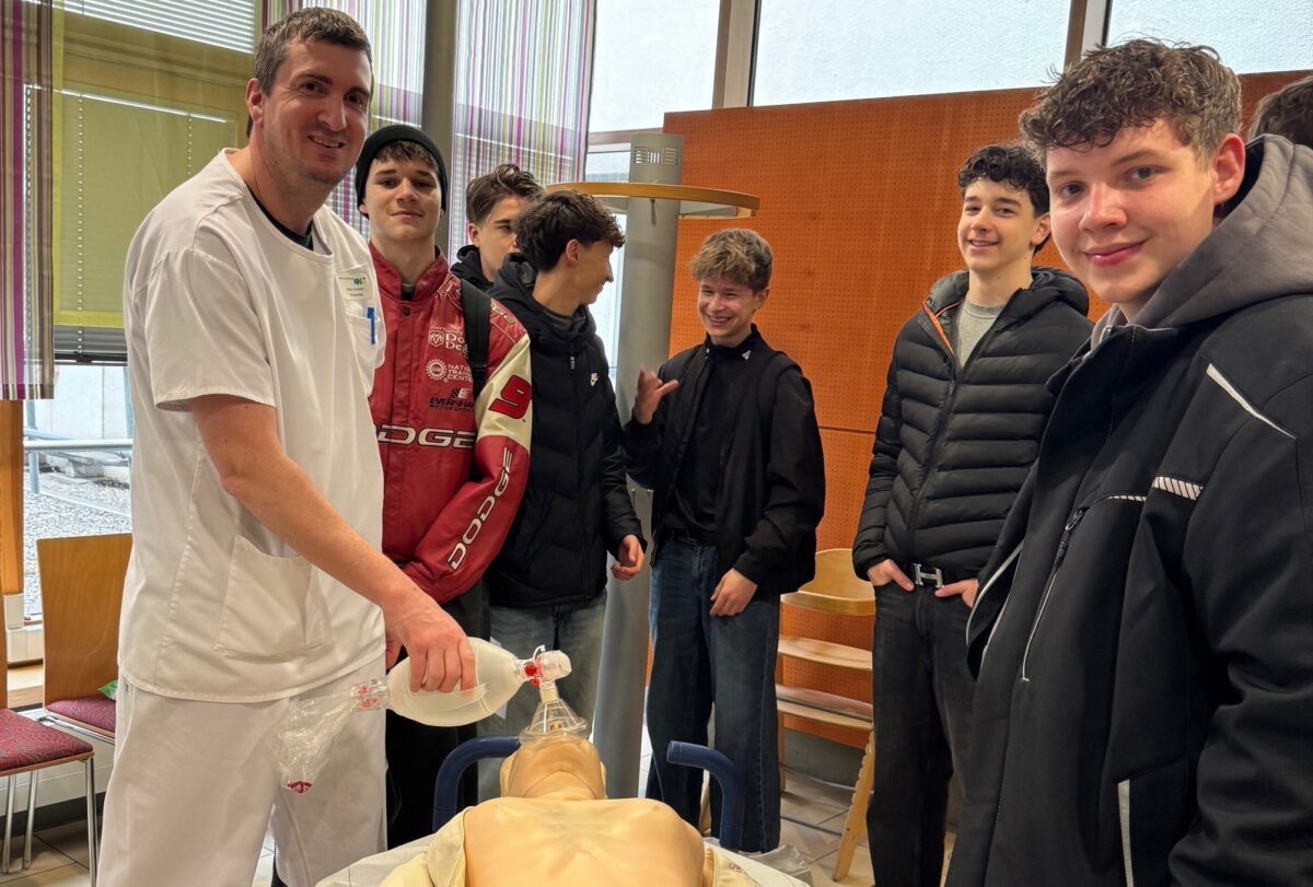 Aktionstag Pflege lockt rund 350 Jugendliche ins Klinikum Weiden