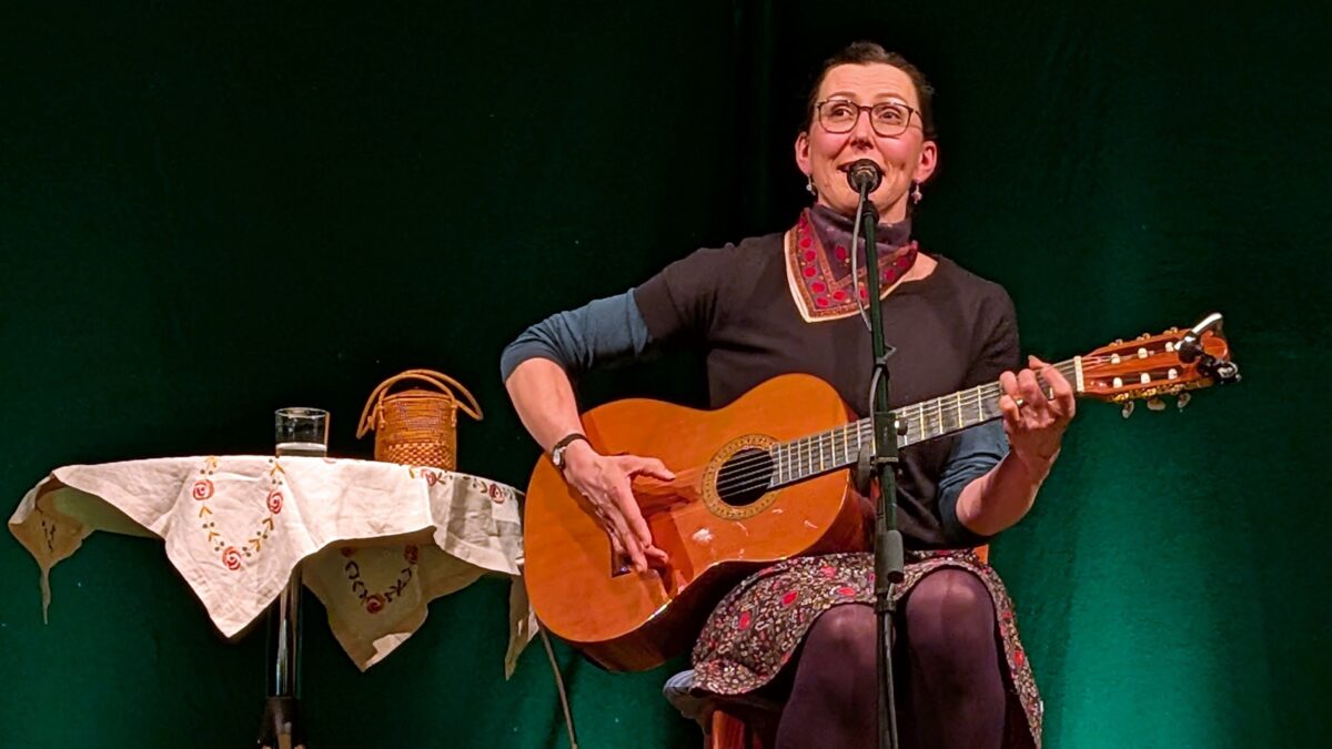 Martina Schwarzmann begeistert 1.000 Besucher in Speichersdorf