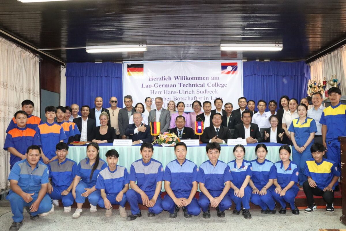 Botschafter lobt Bildungspartnerschaft zwischen Weiherhammer und Laos