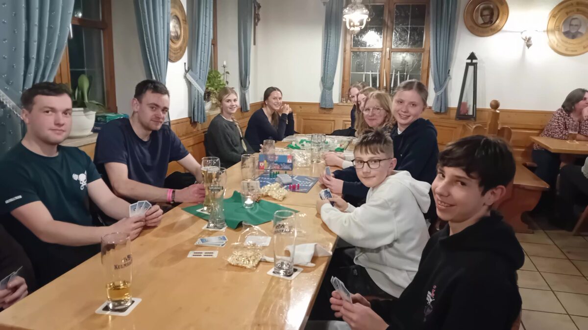 Döner und Spiele begeistern Jugendliche in Oberbibrach