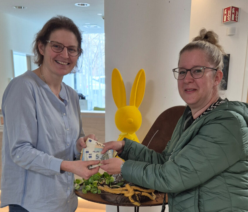 Familie Sterl spendet 1.000 Euro für Palliativstation Weiden