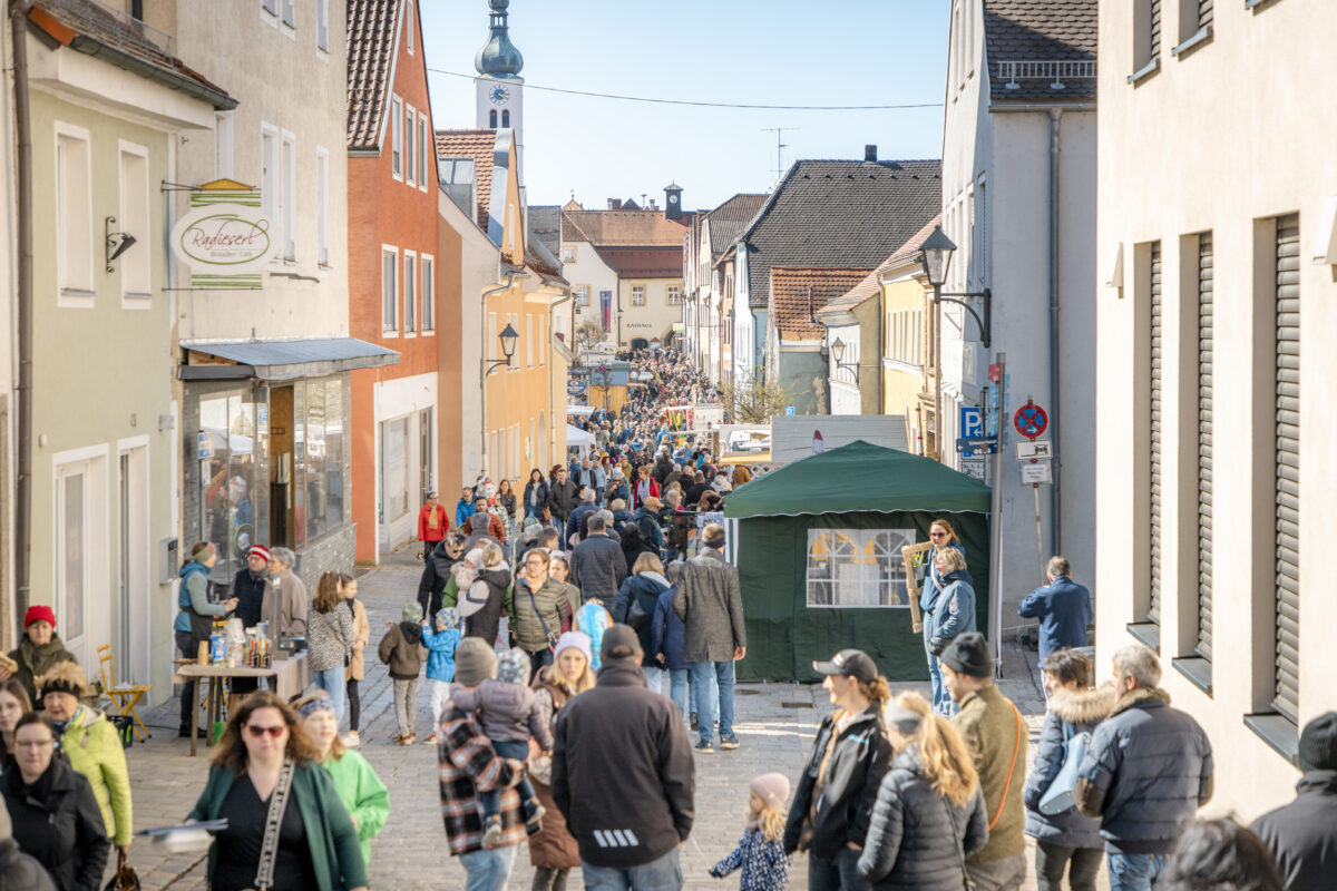 Frühlingsauftakt mit Ostermarkt und verkaufsoffenem Sonntag in Neunburg