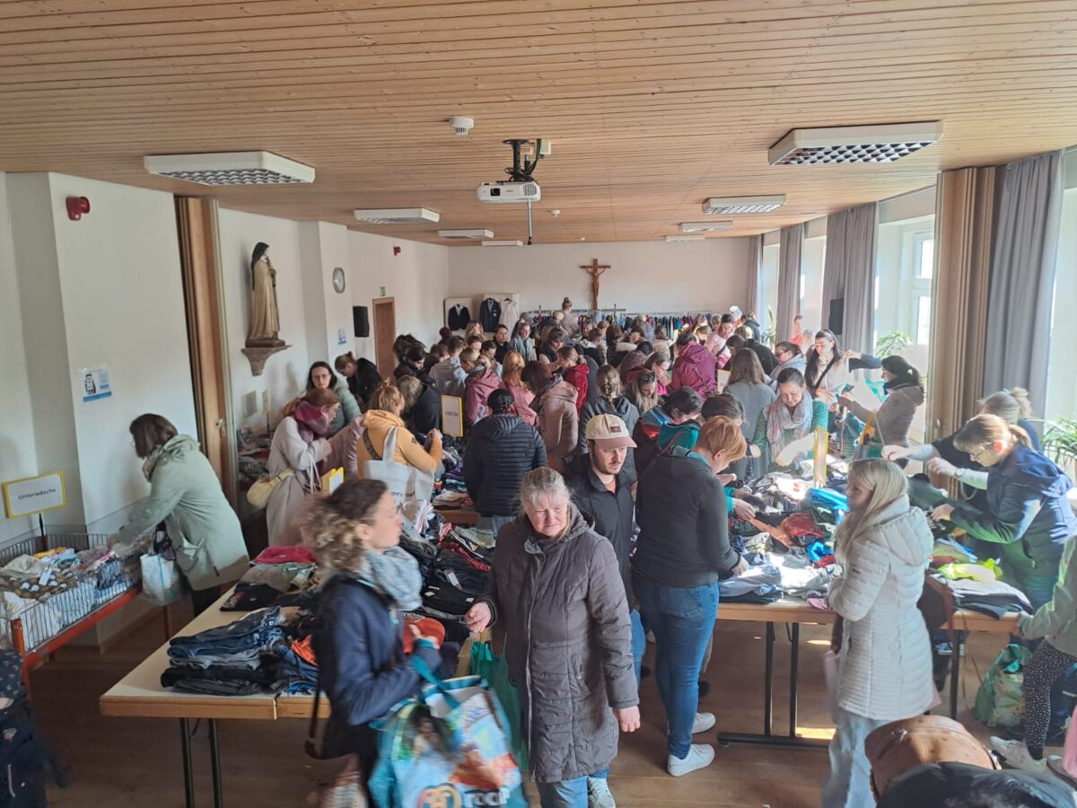 Großer Andrang beim sechsten Baby- und Kinderbasar in Flossenbürg