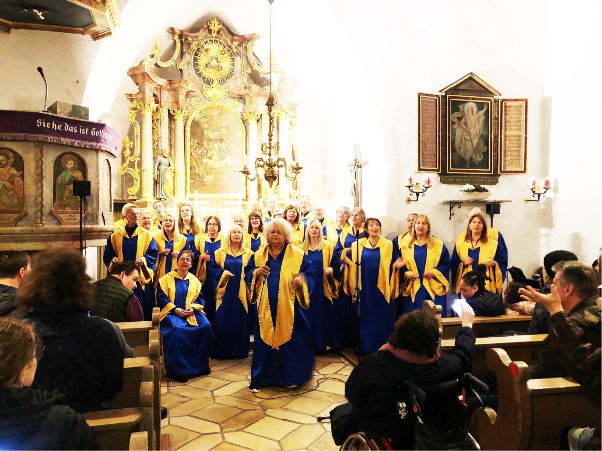 Hope and Joy lässt Nikolauskirche in Kohlberg beben