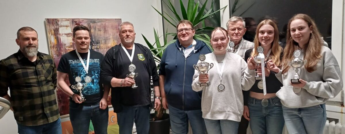 Hotten Hühs gewinnen Gemeindemeisterschaft in Schlammersdorf