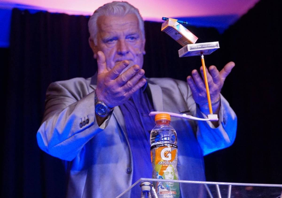 Kulturhighlight: Magic Dinner mit Rudy Christl verzaubert Bodenwöhr