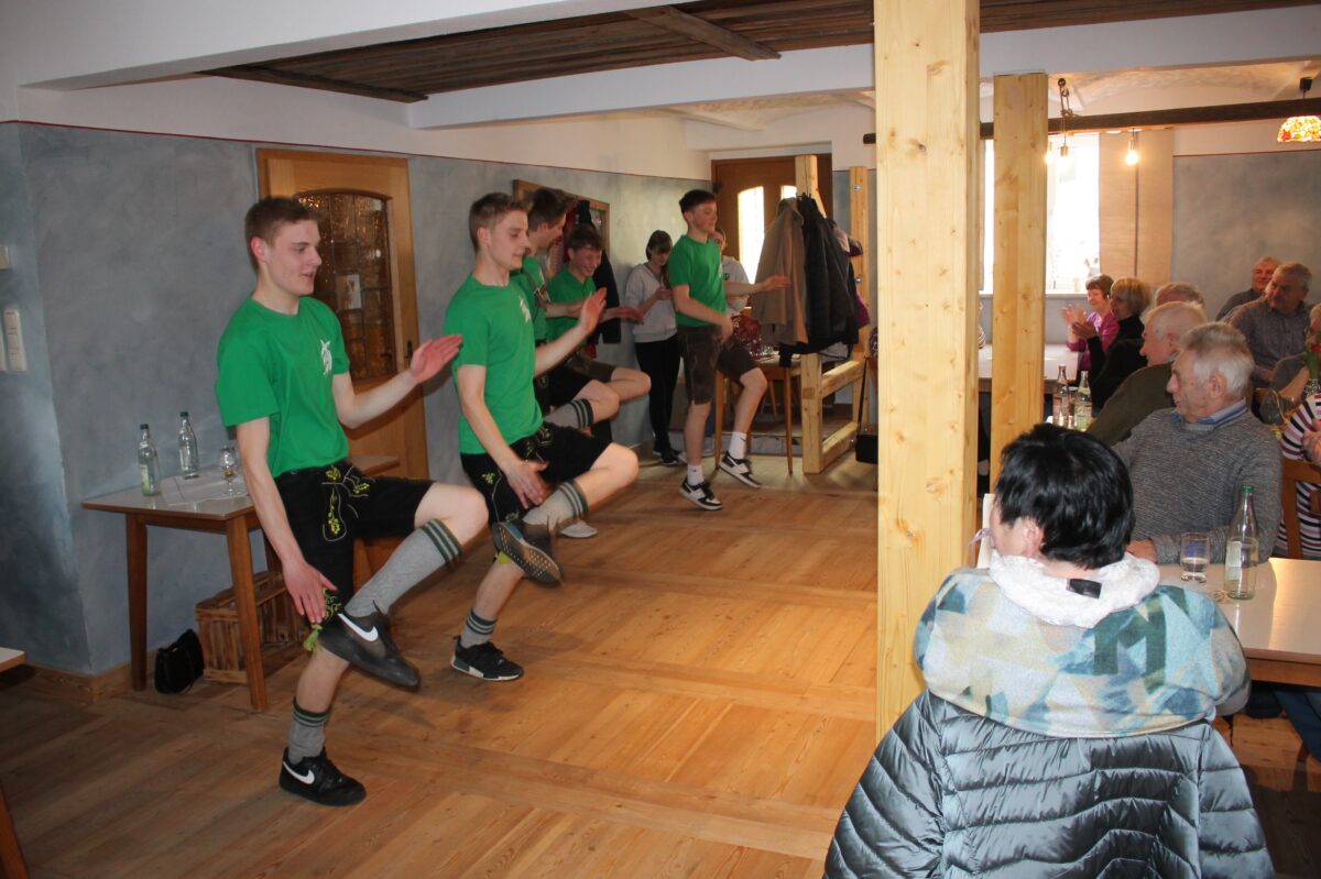 Landjugend begeistert Senioren in Burkhardsreuth