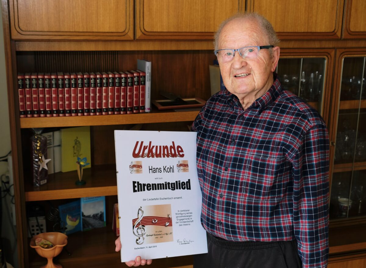 Liedertafel Eschenbach ehrt Hans Kohl für sagenhafte 80 Jahre Gesang
