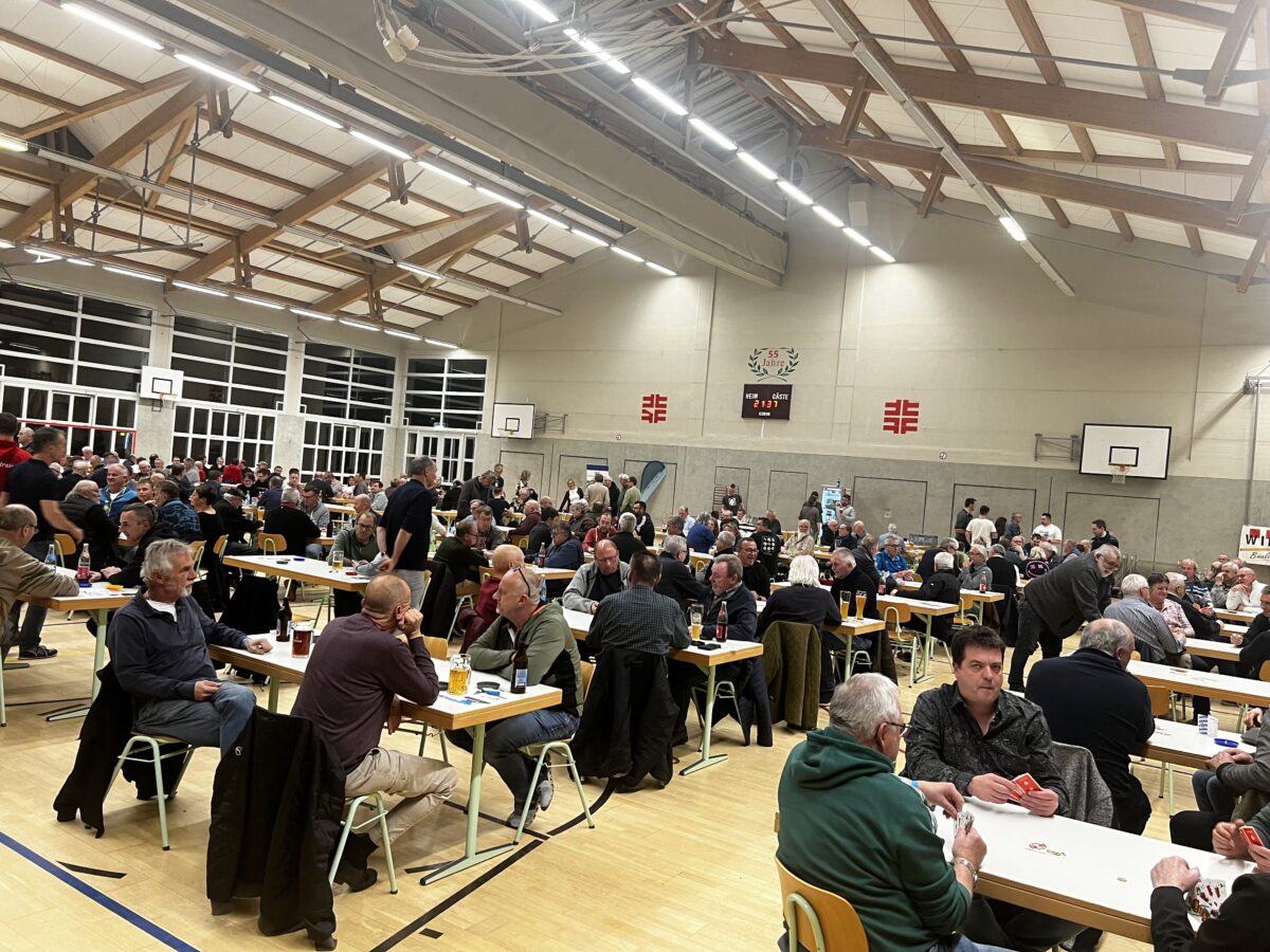 Lions-Schafkopfturnier in Pfreimd begeistert rund 300 Teilnehmer