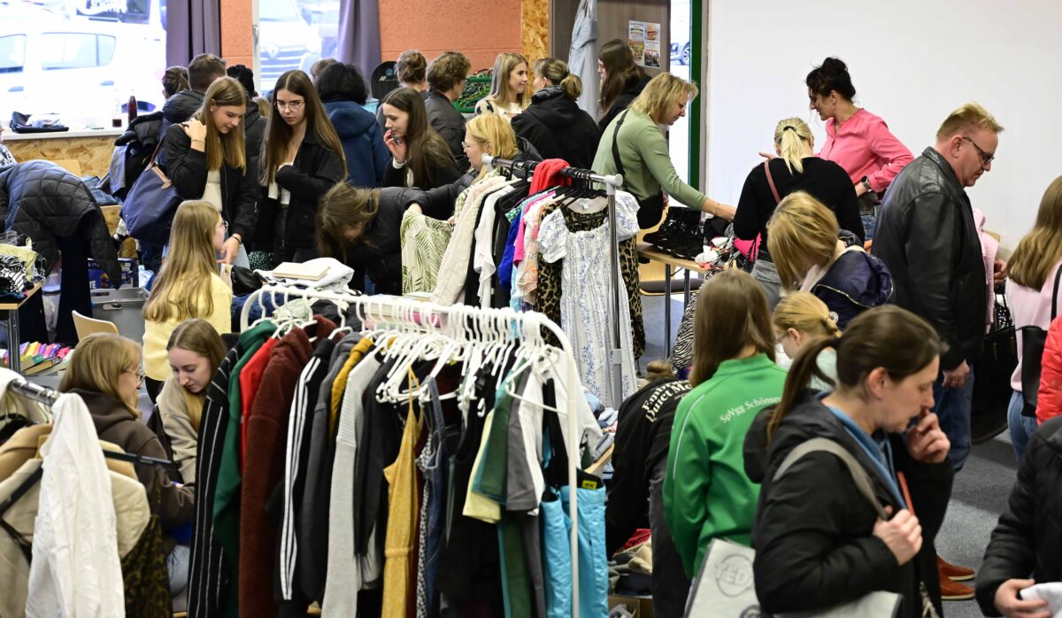 Mädchenflohmarkt bleibt in Oberviechtach Publikumsmagnet