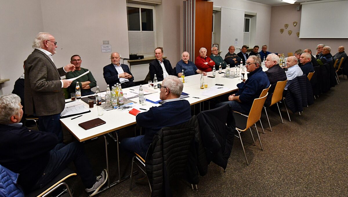 Mike Robak übernimmt nach 17 Jahren Vorsitz im KFZ-Fachverein Weiden