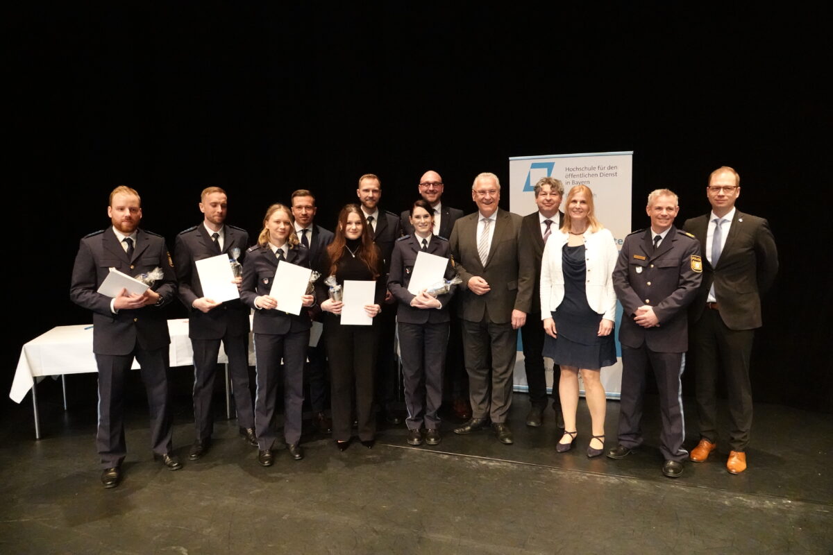 Neue Kommissarinnen und Kommissare verstärken Bayerns Polizei in Fürstenfeldbruck