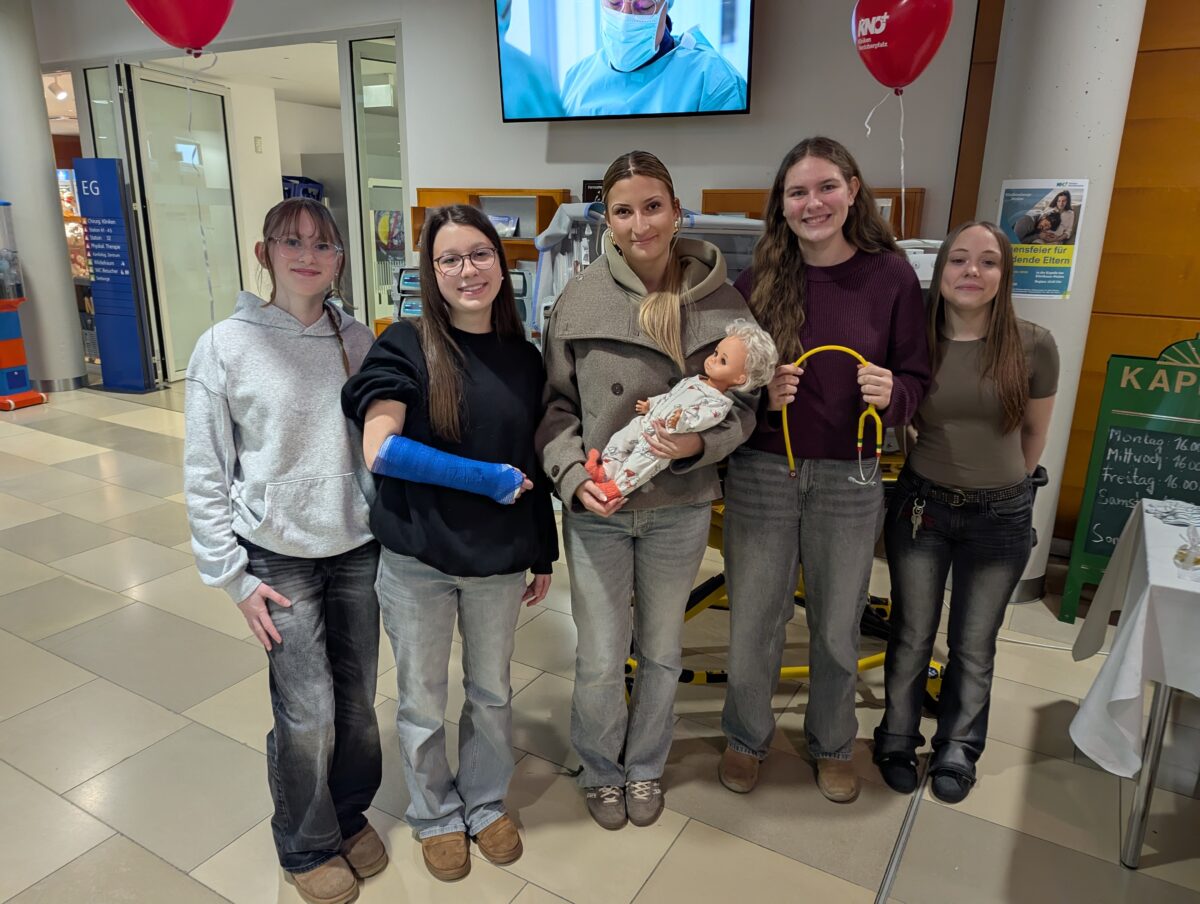 Klinikum Weiden:  145 Lobkowitzer erkunden soziale Berufswelt