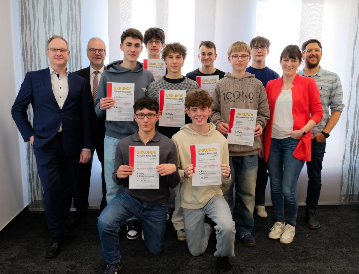 Schülerteams beim Planspiel Börse in Neustadt/WN geehrt