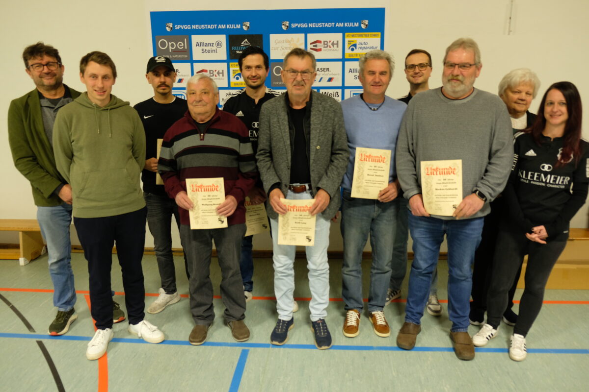 SpVgg ehrt 500-Spiele-Legende und langjährige Mitglieder in Neustadt