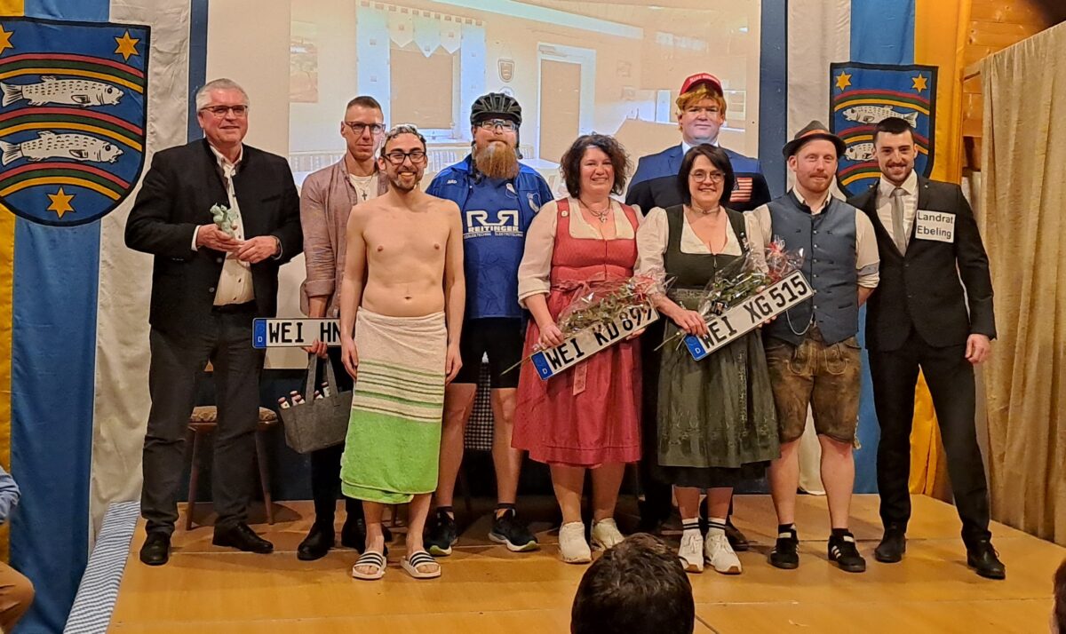 Starkbierfest begeistert in Weihern mit Fastenpredigt und Singspiel