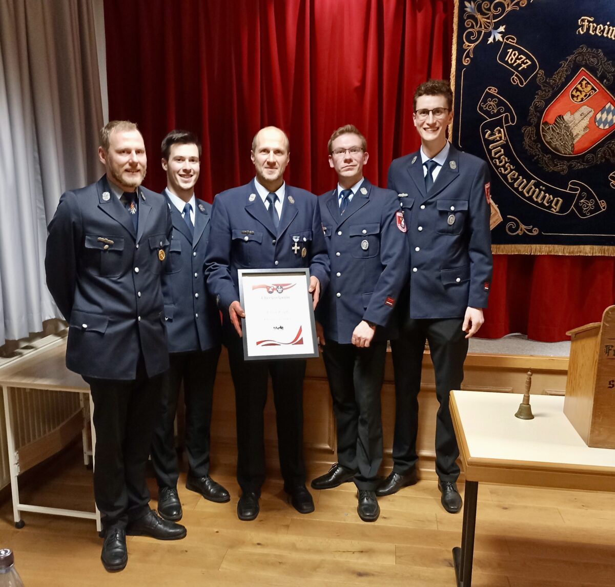 Ulrich Krapf wird Ehrenvorsitzender der Feuerwehr Flossenbürg