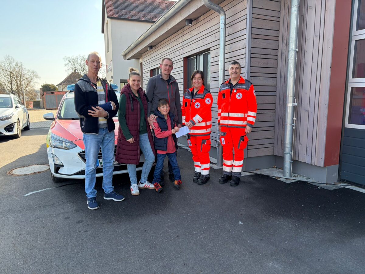 Weihnachtskrippe in Mantel unterstützt HvO Haidenaabtal