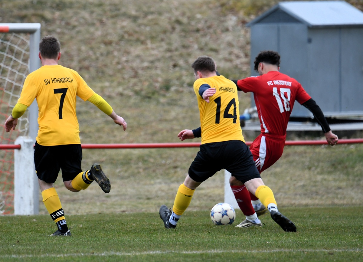 Kreisklasse West: Spitzenmannschaften kommen gut aus der Winterpause