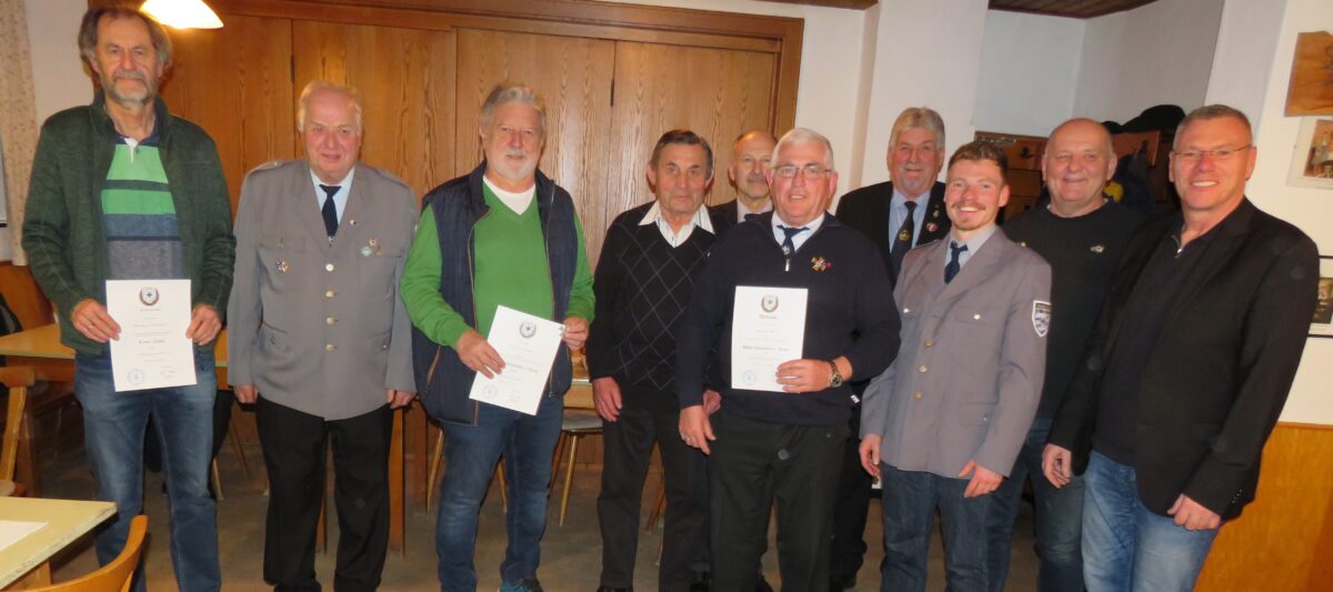 Krieger- und Soldatenkameradschaft Parkstein ehrt Mitglieder