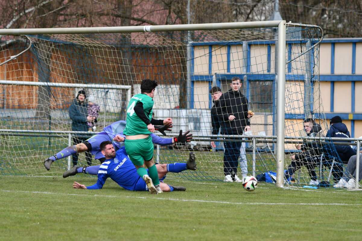 Bezirksliga Nord: Spitzenduo setzt sich ab