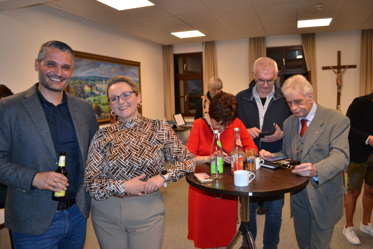 Im Landkreis Tirschenreuth kommt es zur Stichwahl zwischen Grillmeier und Schicker