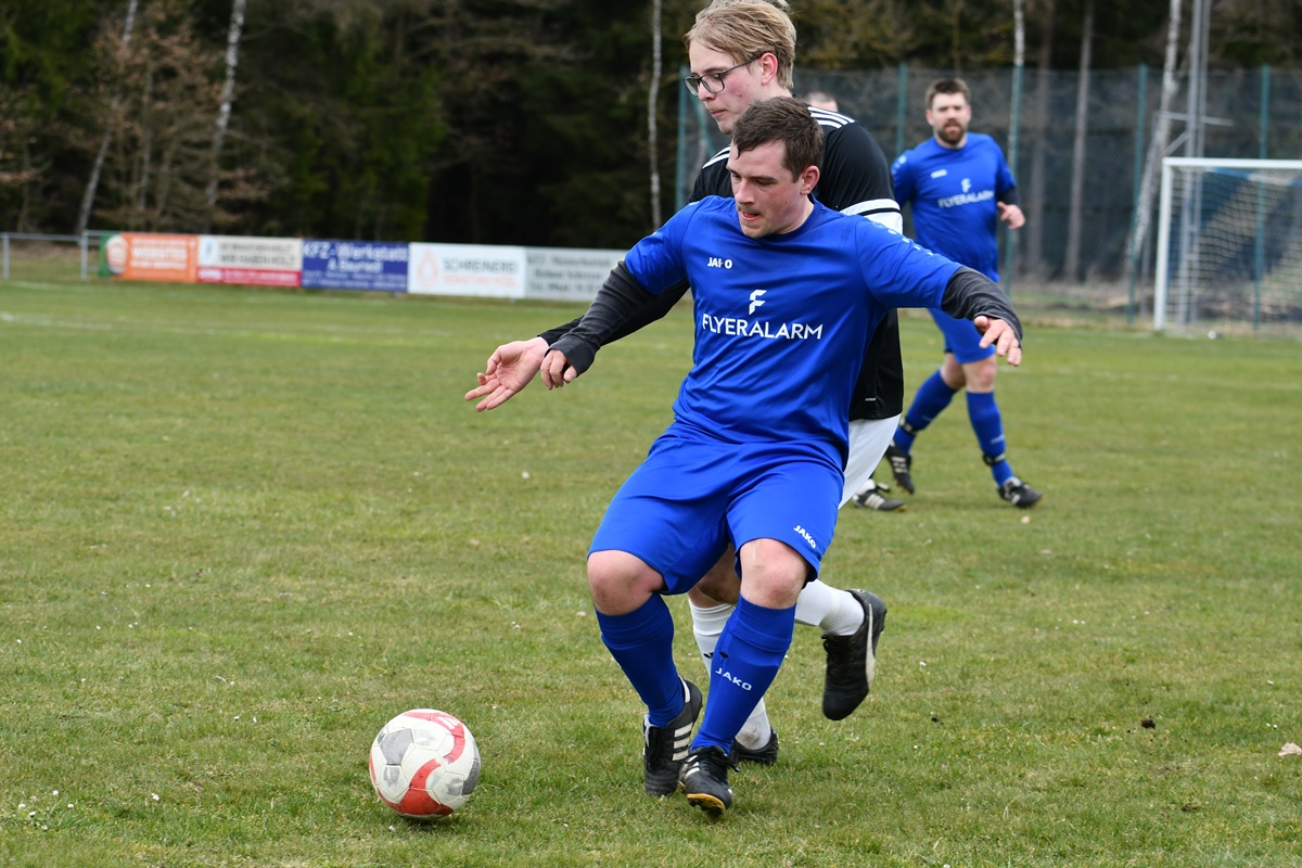 Kreisklasse West: Pressath ärgert im Derby den Spitzenreiter