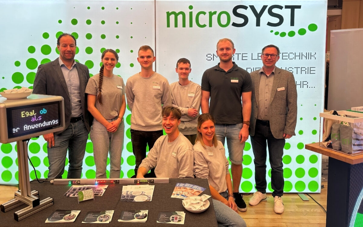 microSYST-Azubis begeistern in Weiden mit digitalem Glücksrad