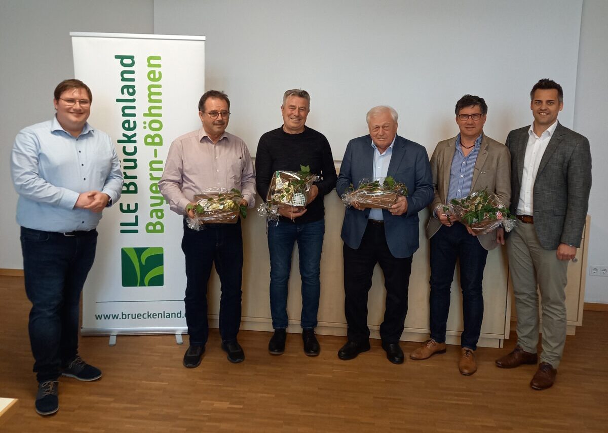 ILE Brückenland Bayern-Böhmen verabschiedet scheidende Bürgermeister in Niedermurach