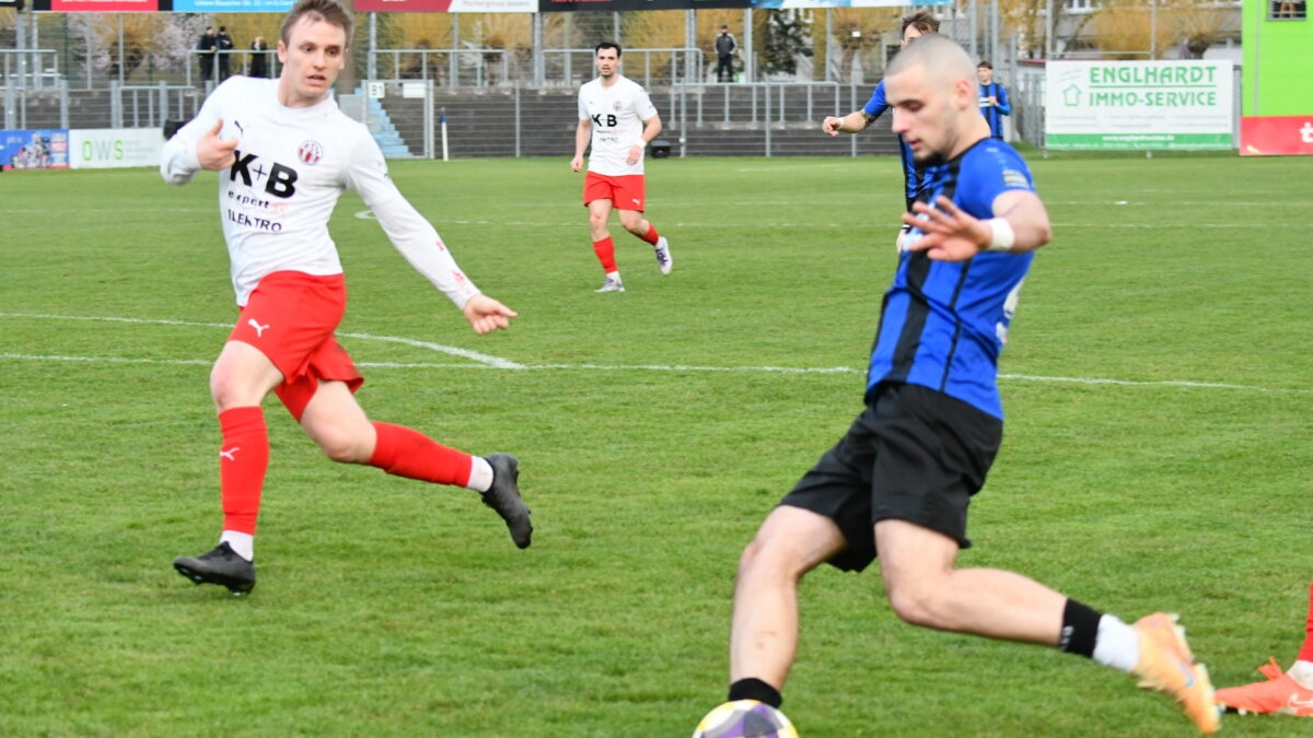 Bayernliga Nord: Weiden ringt Neumarkt nieder  intensives Duell mit hohem Tempo