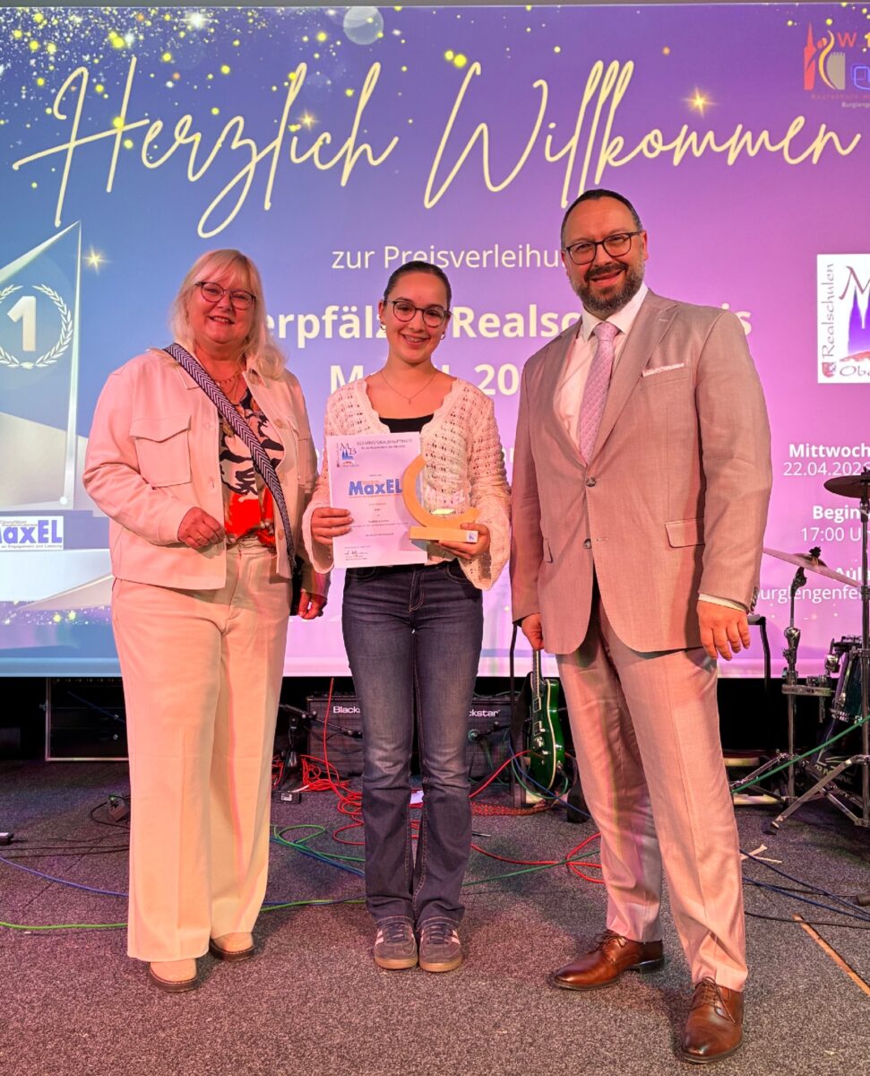 Hanna Lorenz aus Kemnath mit Oberpfälzer Realschulpreis ausgezeichnet