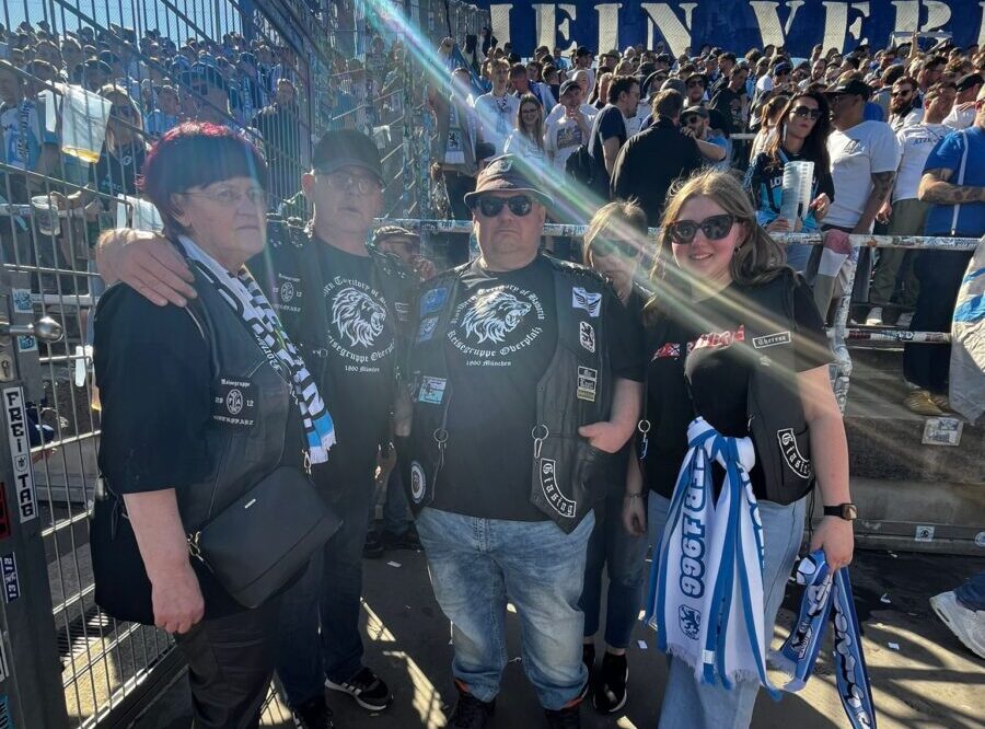 Löwenfans aus Erbendorf feiern fünf Tore in 20 Minuten