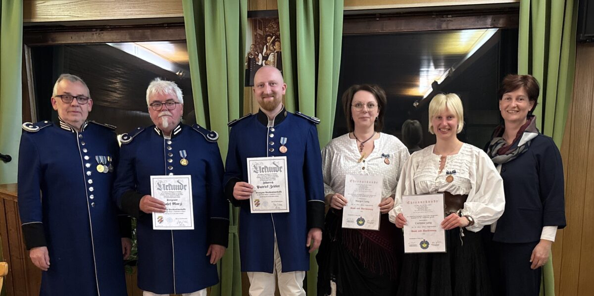 Bürgerwehr ehrt verdiente Mitglieder in Neustadt