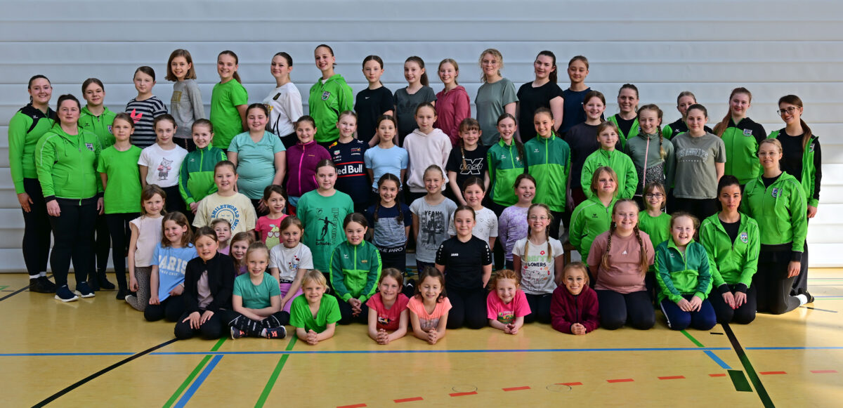 AWO-Tanzgruppe startet in Oberviechtach mit Sommermotto in 37. Faschingssaison