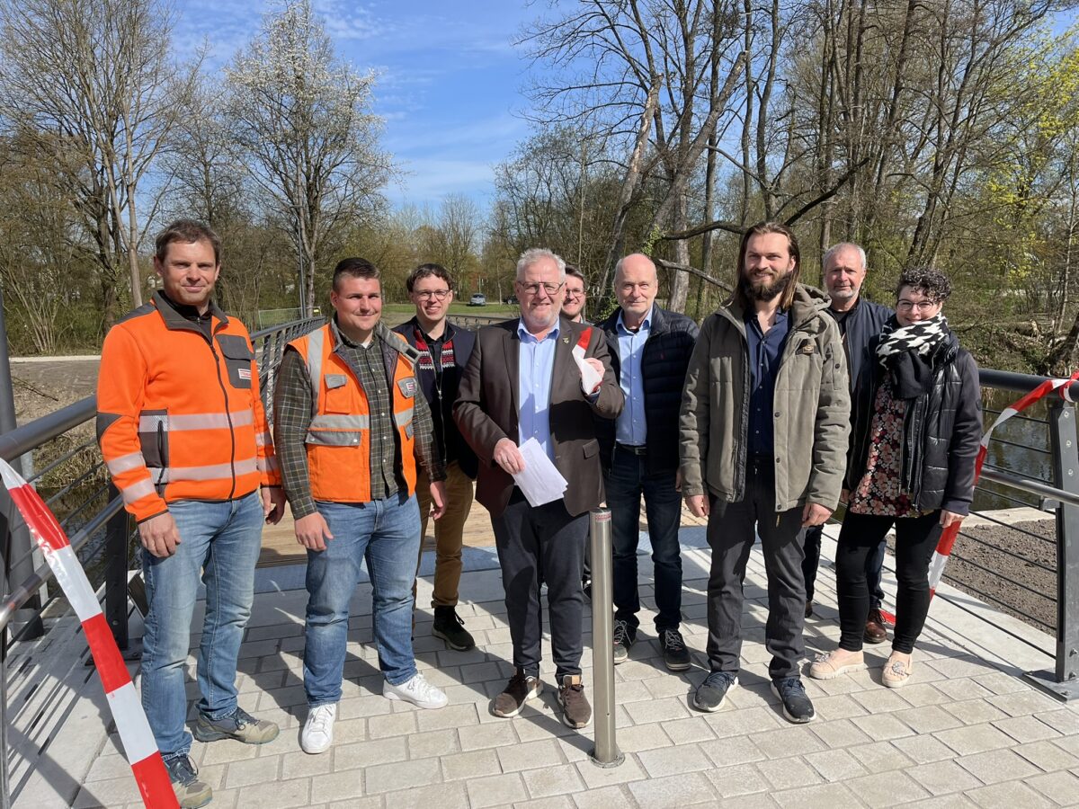 Barrierefreier Steg zum Stadtpark Schwandorf eröffnet