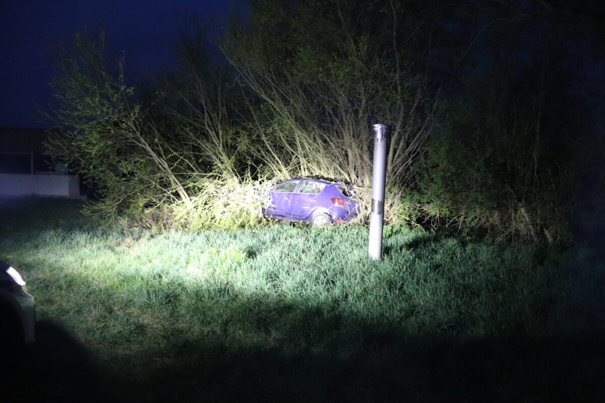Betrunkene verursachen Unfall bei Schwandorf mit 5.000 Euro Schaden