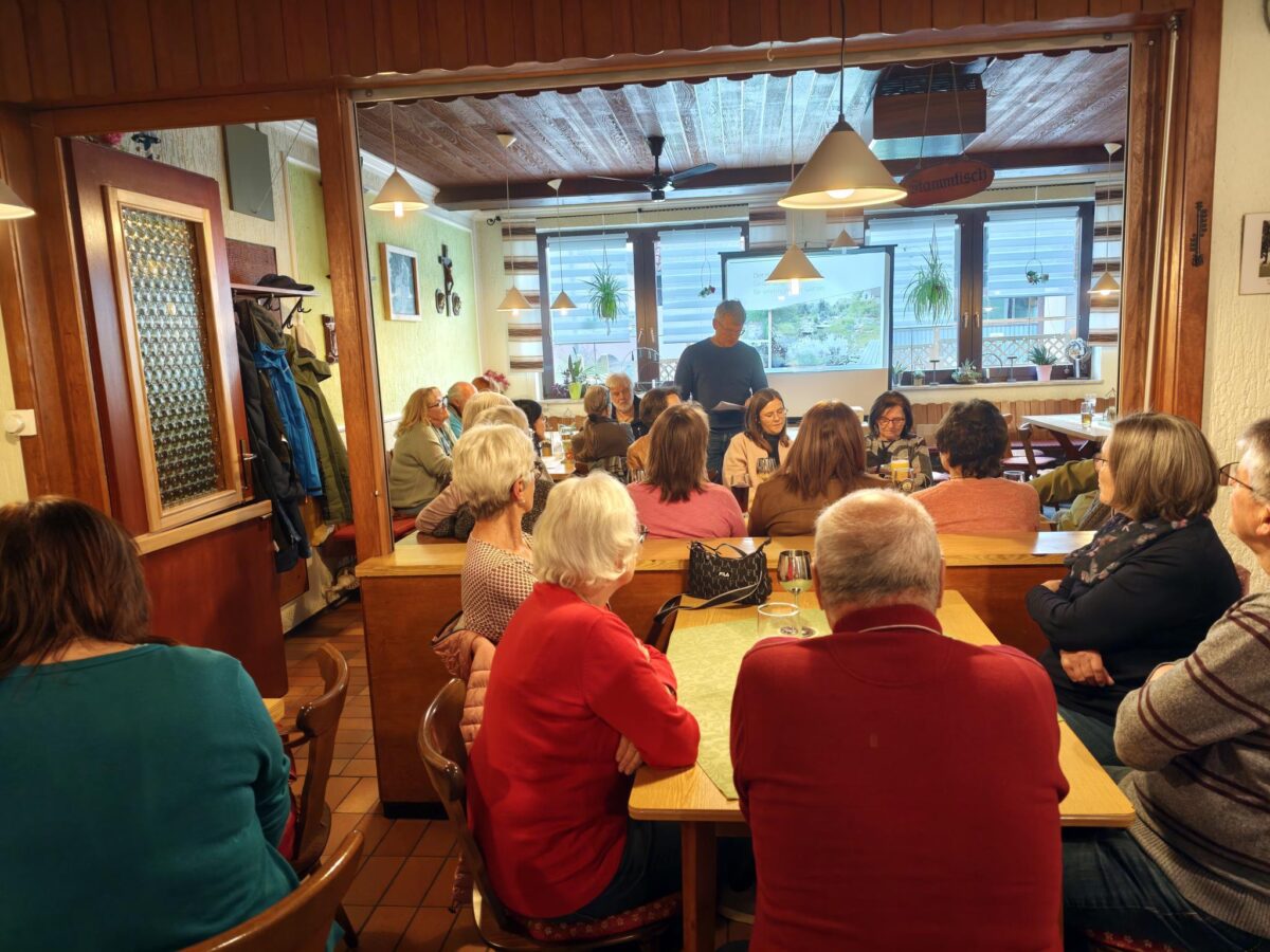 Bund Naturschutz informiert über naturnahen Garten in Kirchenthumbach