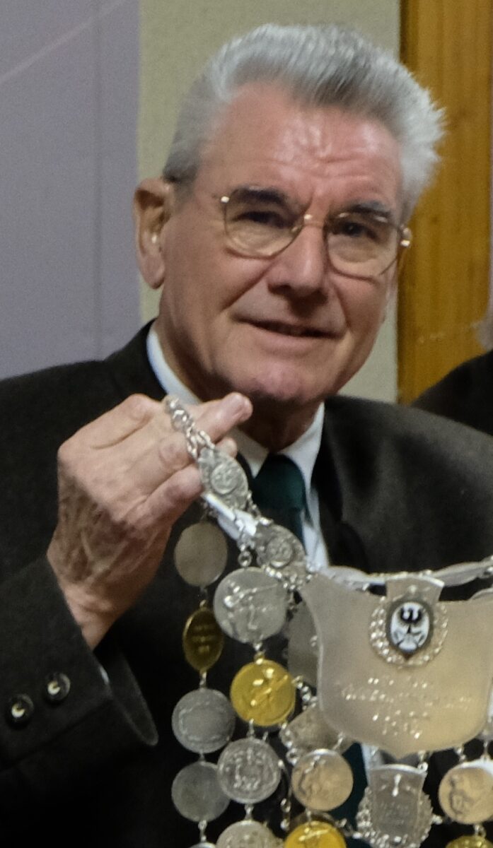 Ehemaliger zweiter Bürgermeister Willi Meyer feiert 90. Geburtstag in Floß